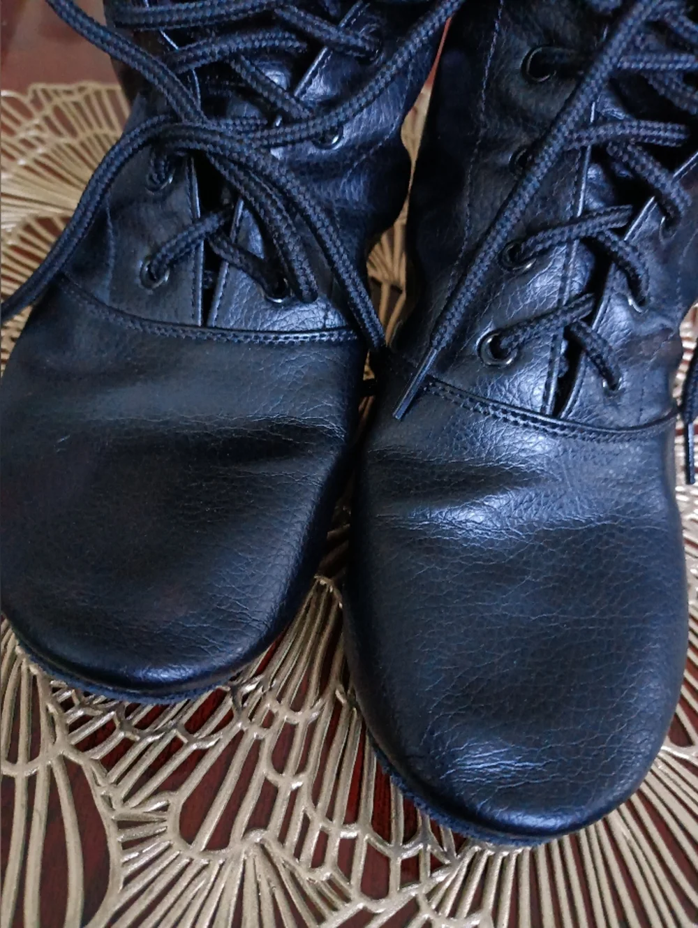 Black Lace-up Ballet Flats Black Soft Leather Shoes/Boots, like new, size 2Y